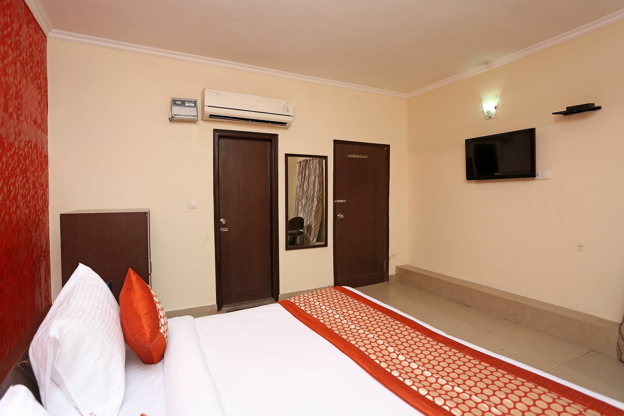Hotel Aero Look New Delhi Eksteriør billede